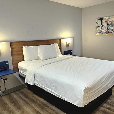 Microtel Inn & Suites By Wyndham Tulsa - Catoosa Route 66 Экстерьер фото