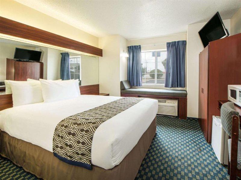 Microtel Inn & Suites By Wyndham Tulsa - Catoosa Route 66 Экстерьер фото