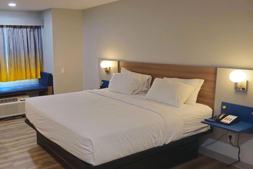 Microtel Inn & Suites By Wyndham Tulsa - Catoosa Route 66 Экстерьер фото