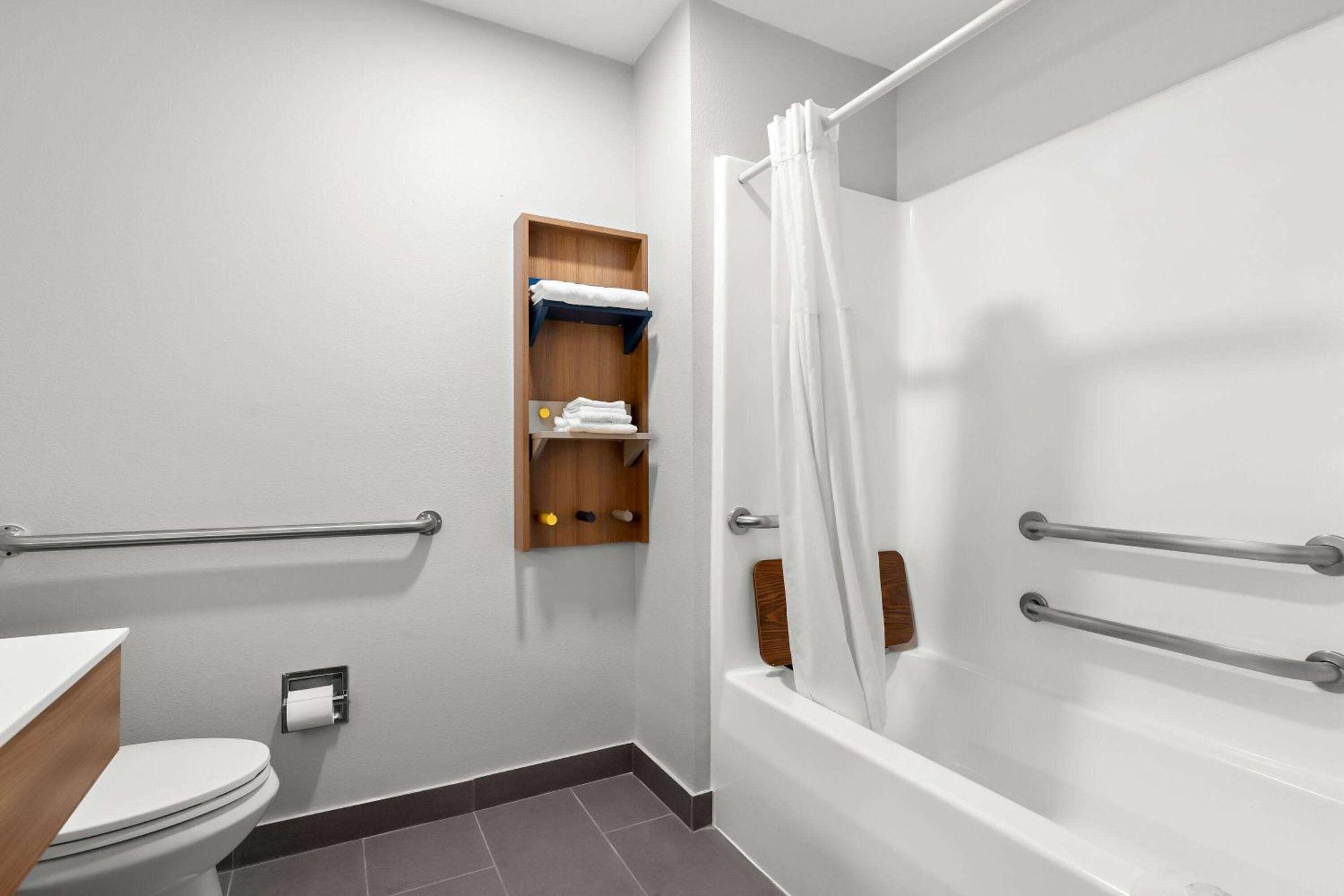 Microtel Inn & Suites By Wyndham Tulsa - Catoosa Route 66 Экстерьер фото